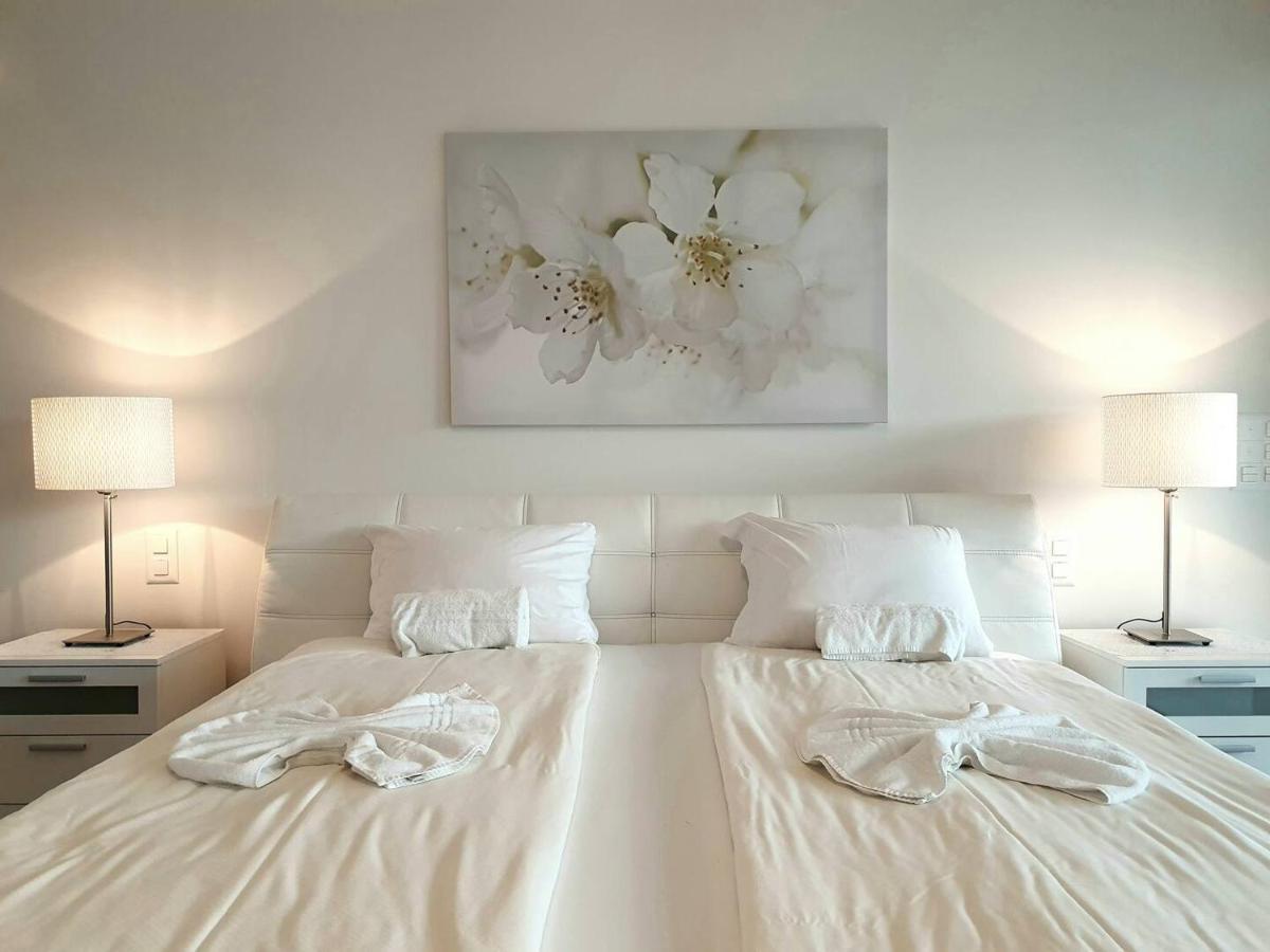 Residenza Vivian Deluxe Apartments โลการ์โน ภายนอก รูปภาพ