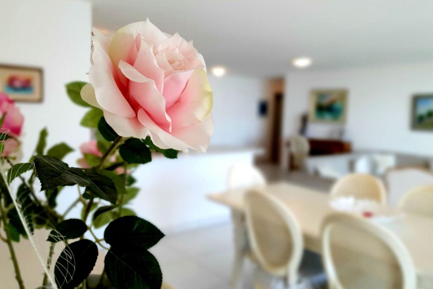 Residenza Vivian Deluxe Apartments โลการ์โน ภายนอก รูปภาพ