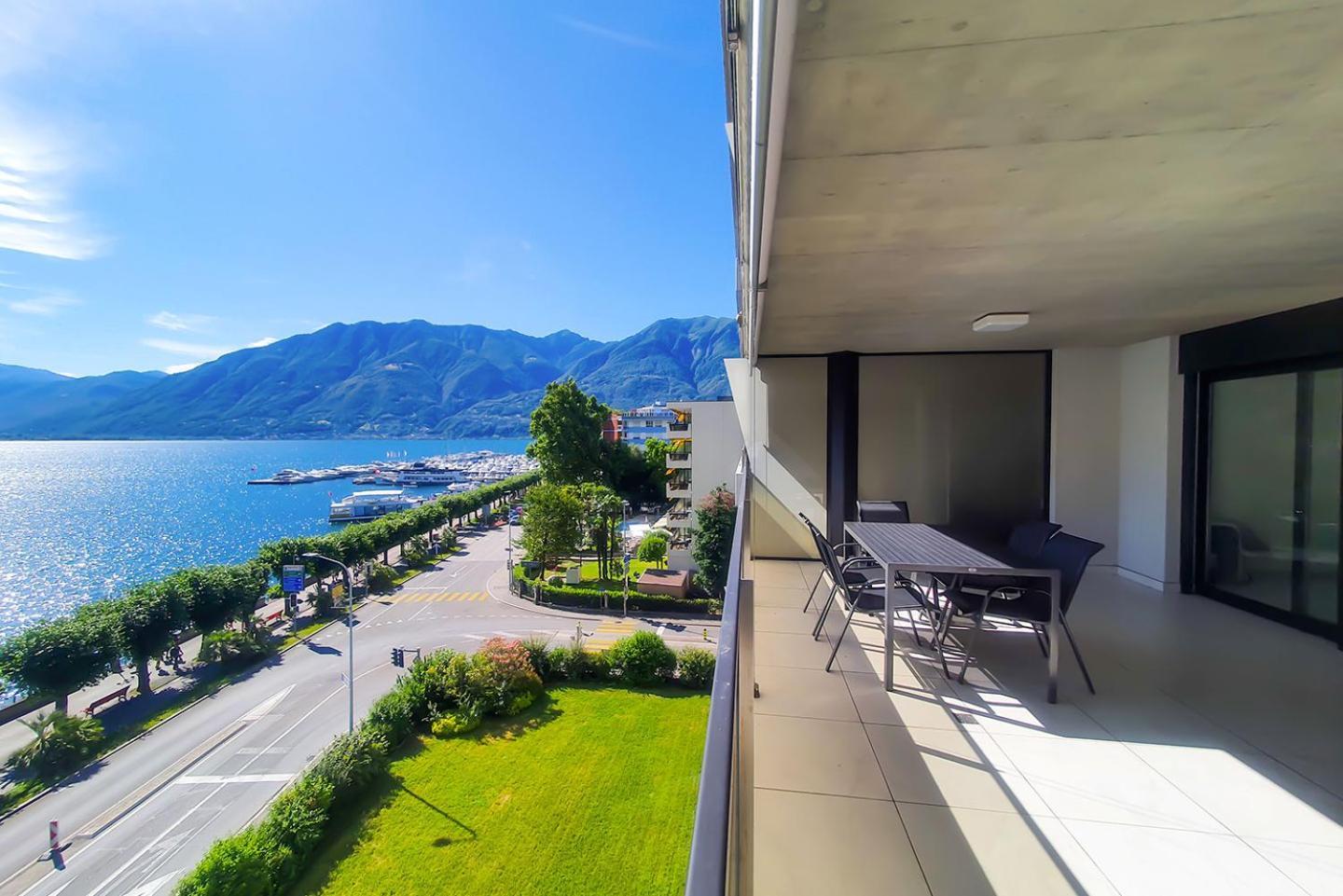 Residenza Vivian Deluxe Apartments โลการ์โน ภายนอก รูปภาพ