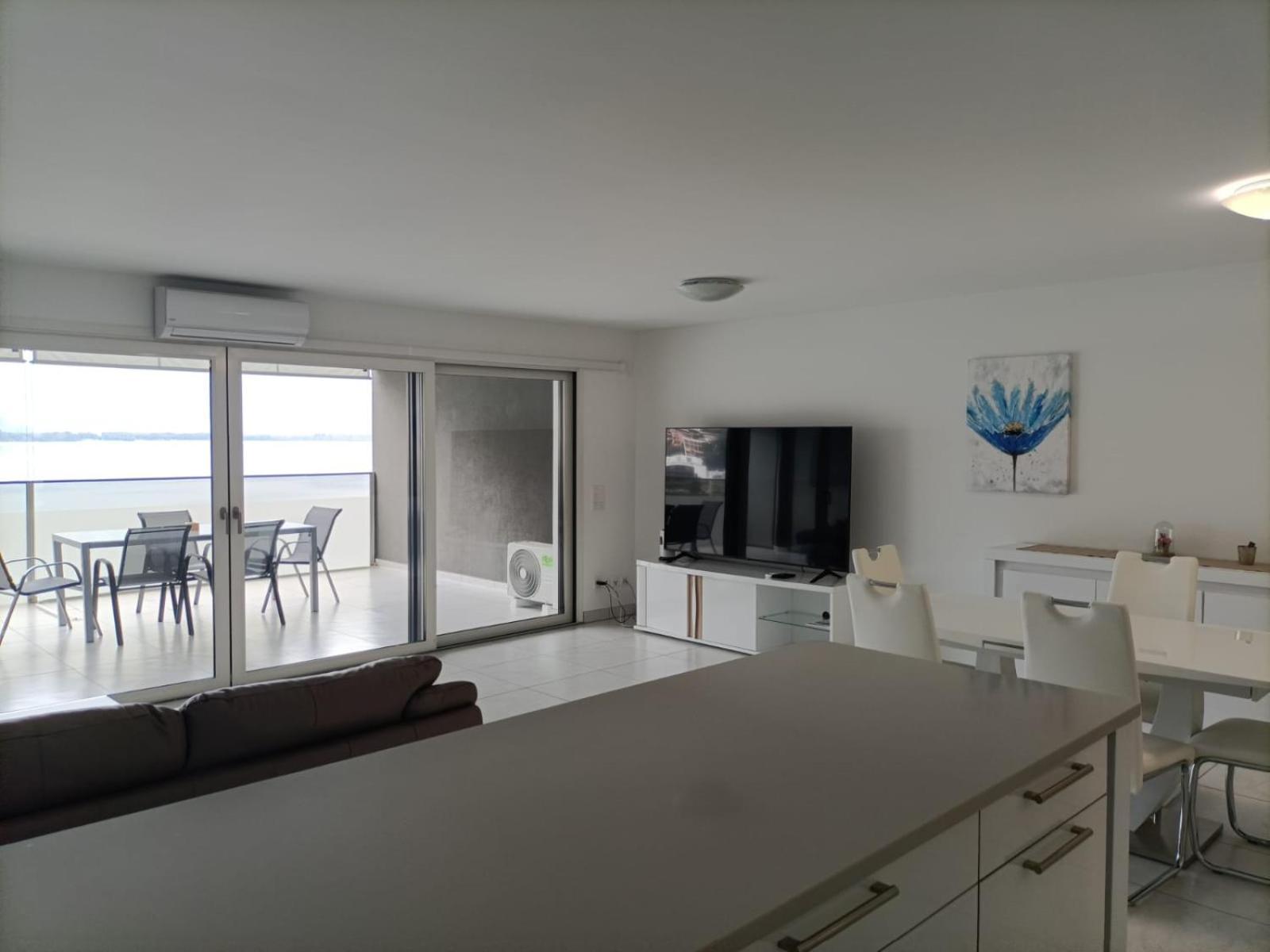 Residenza Vivian Deluxe Apartments โลการ์โน ภายนอก รูปภาพ